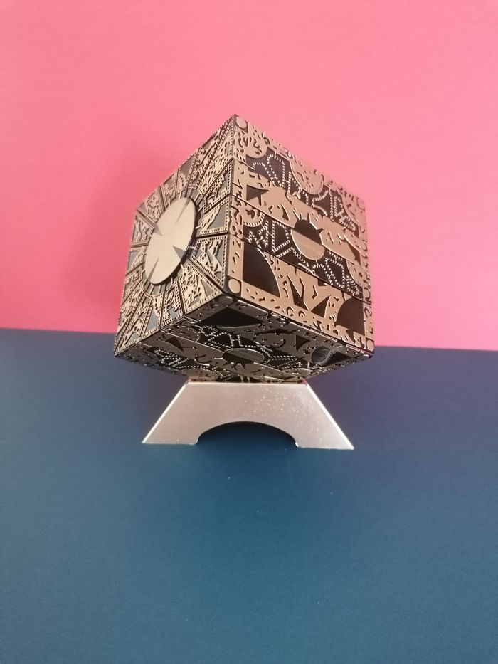 Cube puzzle de Lemarchant dans hellraiser - photo numéro 2