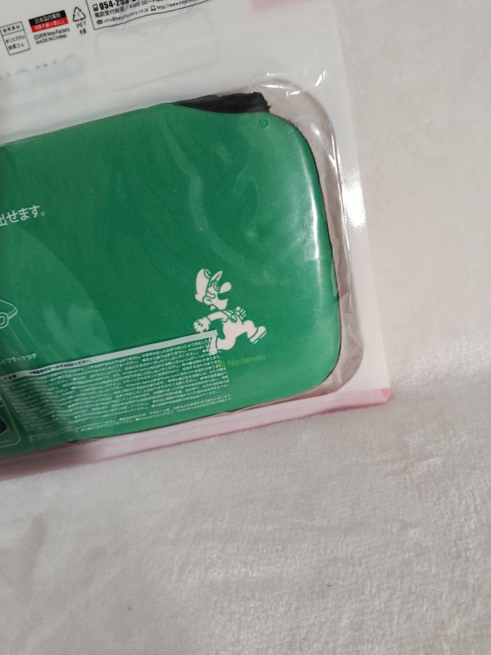 À saisir : pochette de protection Switch Nintendo " Luigi " (bien lire ) - photo numéro 3