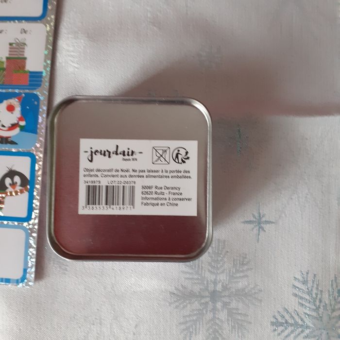 Noël: Boîte métal +80 étiquettes adhésives - photo numéro 4