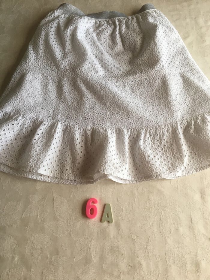 Belle jupe broderie anglaise - 6 ans - photo numéro 2