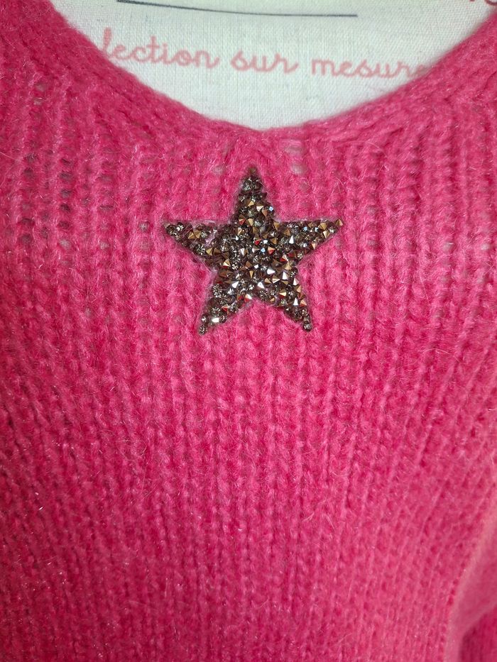 Pull rose bonbon grosses mailles étoile strass - photo numéro 2