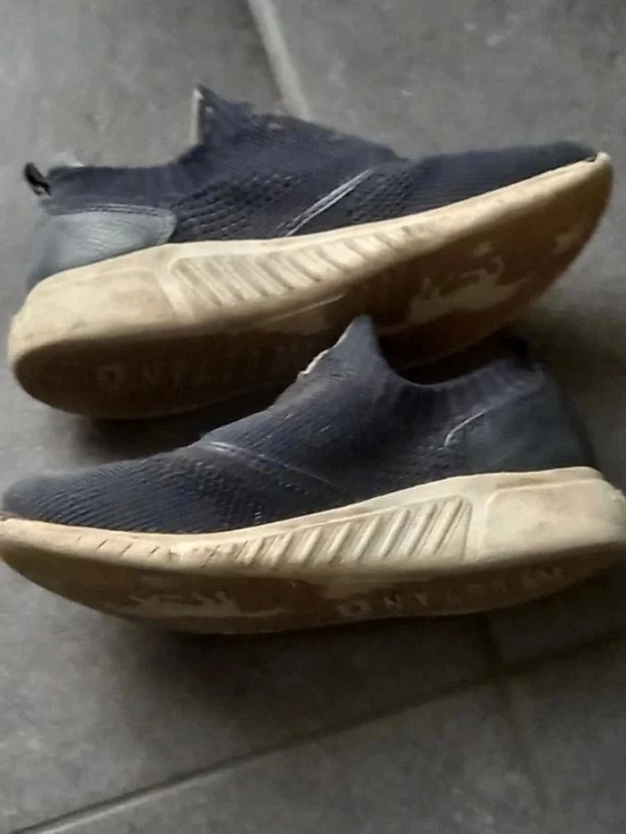 Baskets basses en bon état - photo numéro 3