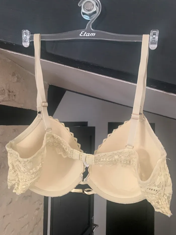 Soutien gorge - photo numéro 2