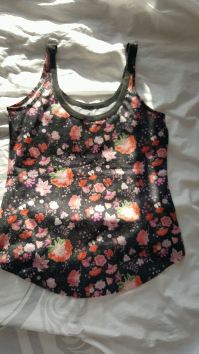 Top Mim taille XS neuf - photo numéro 3