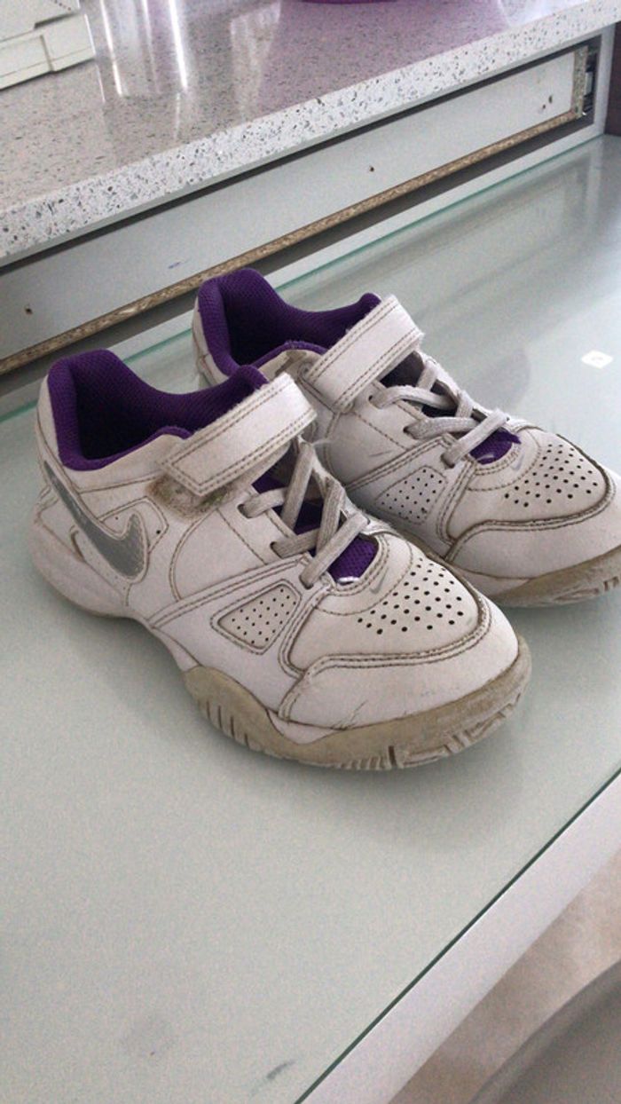 Tennis. Baskets Nike T31