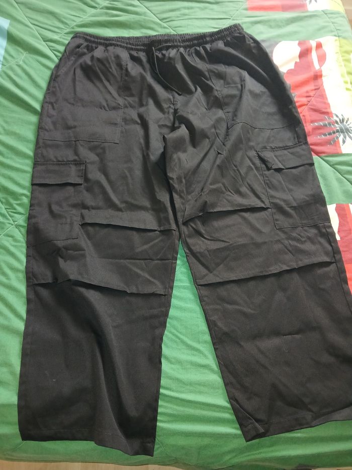 Pantalon style cargo