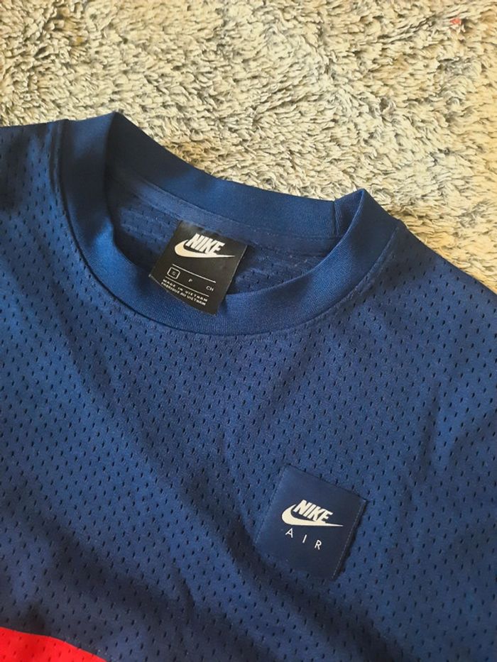 Tee-shirt nike air top taille S - photo numéro 2