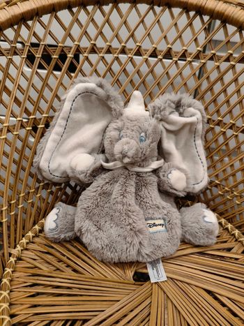 Doudou Dumbo gris blanc
