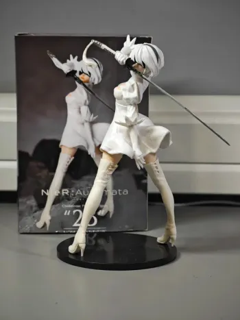 Figurine Nier Automata : 2B White Edition 17cm neuve avec boîte