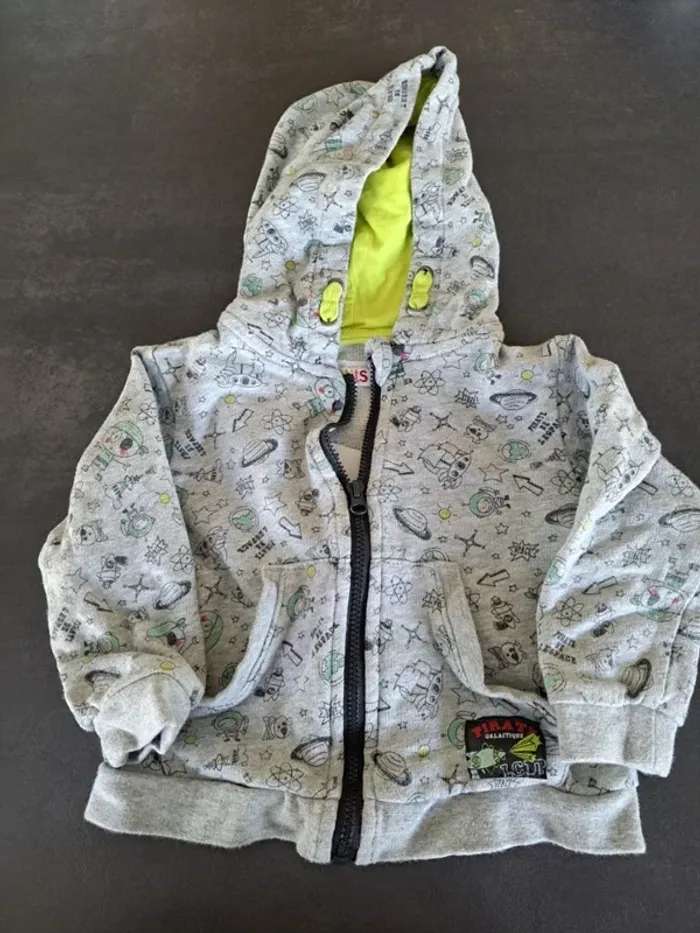 gilet gris capuche 24 mois fusée