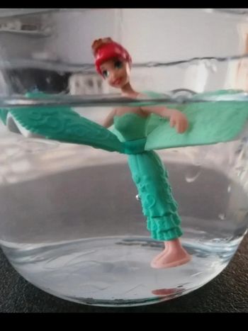Princesse Ariel la petite sirène qui flotte mattel