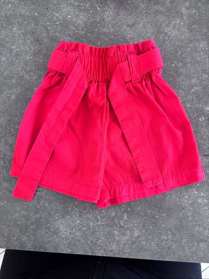 Short rouge