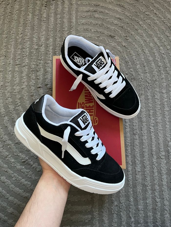 Vans Hylane Noir Cuir Suédé Taille 36