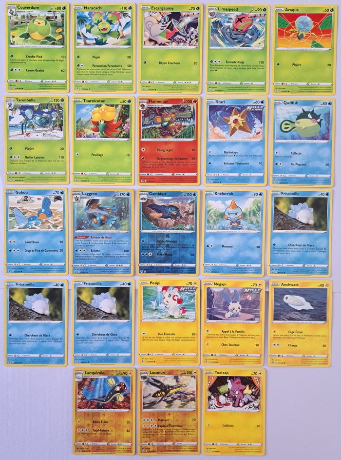 🃏 Lot de 67 cartes Pokémon JCC françaises 2021 Epée et Bouclier Poing de Fusion - photo numéro 2