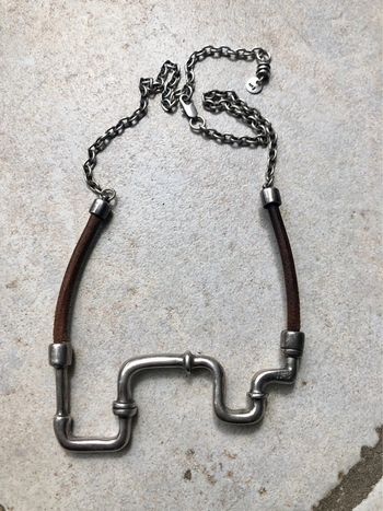 Collier original en métal et cuir N3