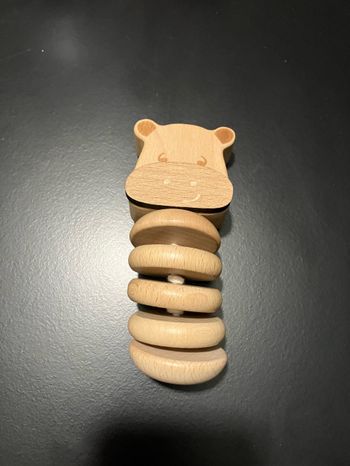 Hochet articulé en bois