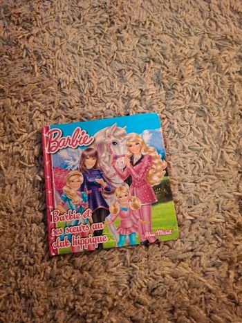 Livre fille barbie et ses sœurs au club hippique albin michel