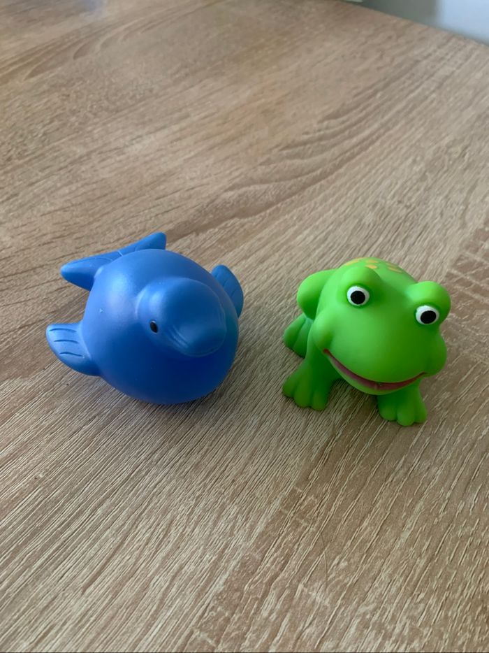 Lot de 4 jouets de bain + 1 livre + 1 filet de rangement à ventouses - photo numéro 3