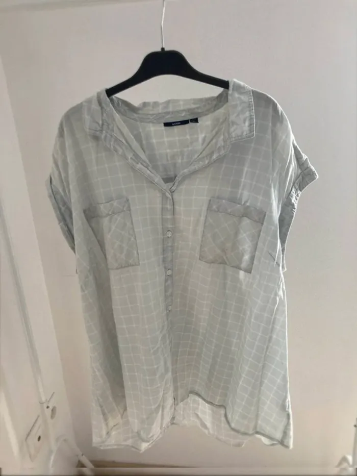 Blouse bleu clair