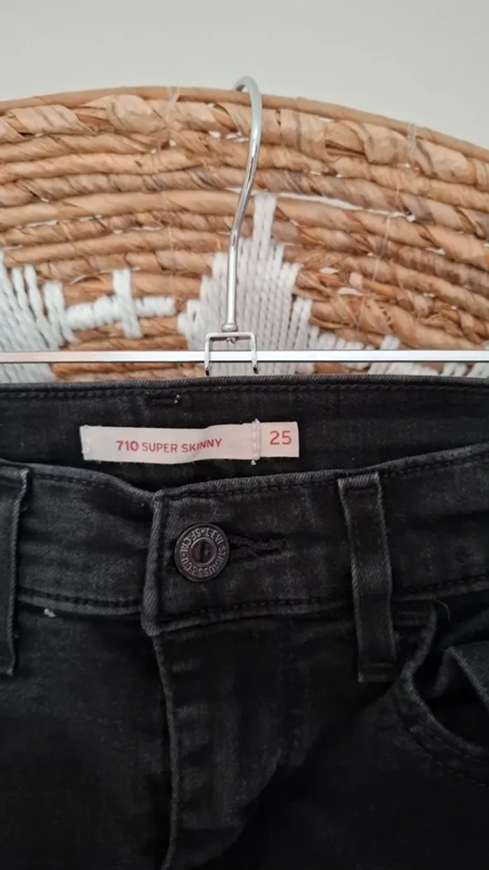 Jeans levis noir - photo numéro 2