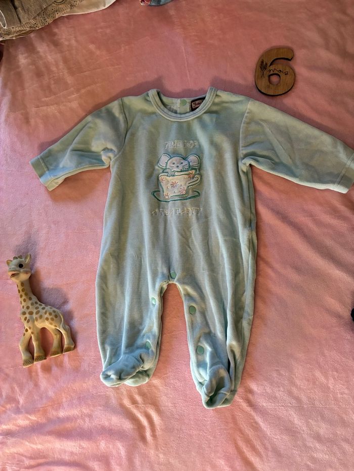 Lot pyjamas 6 mois - photo numéro 3