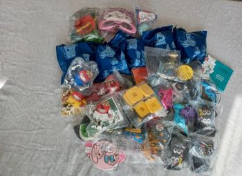 Lot de jouets Burger King et MacDonald's (31 articles)