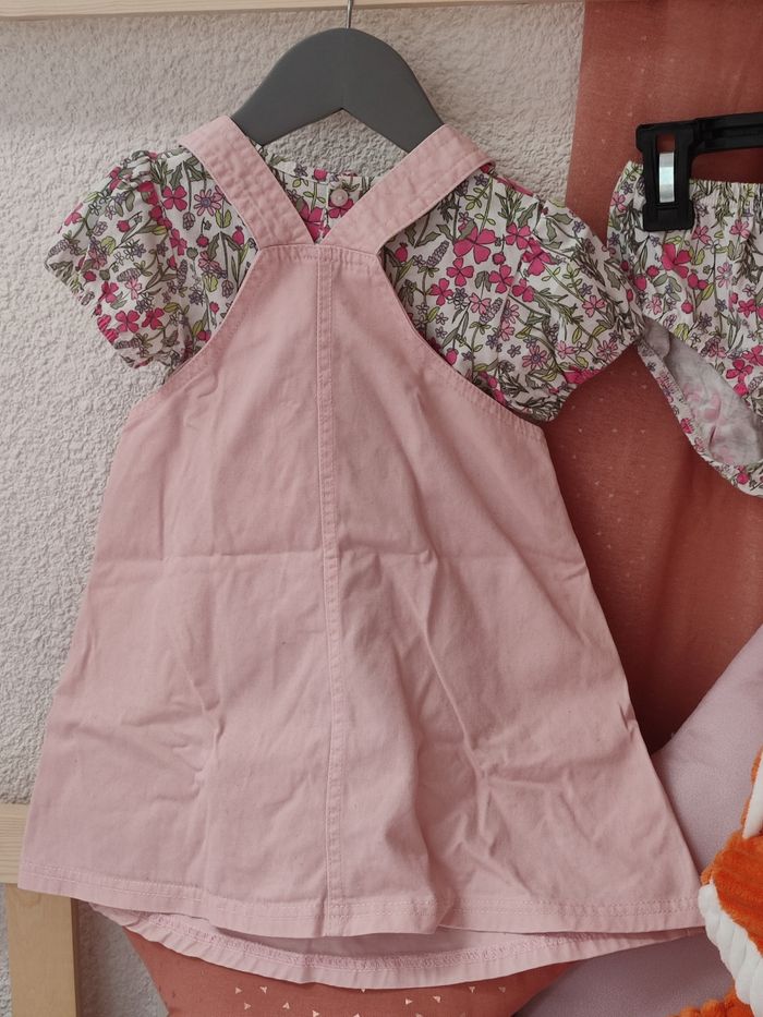 Ensemble Robe + tee shirt + culotte - Motif Fleuri - 23 mois - Très bon état - photo numéro 4