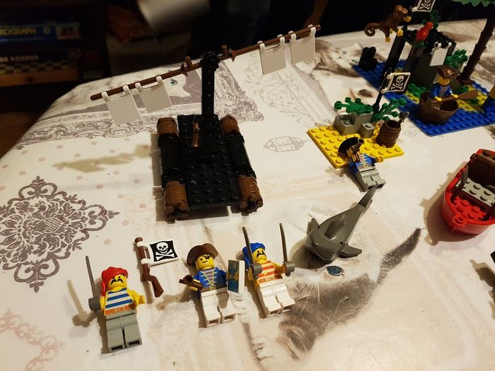 Lot x4 Lego pirate vintage 6260 Shipwreck island 6257 Radeau 6247 Bounty boat 1696 Lookout - photo numéro 2
