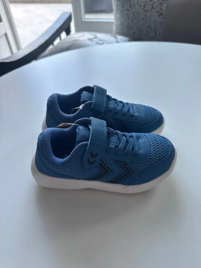 Baskets Hummel bleu et noir – Taille 33 – Neuves étiquette - photo numéro 3