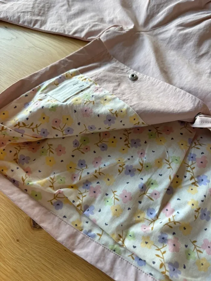 Veste à capuche / coupe-vent rose pâle NEUVE - Taille 4 Ans - photo numéro 7