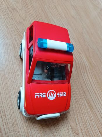 Voiture d'intervention du chef des pompiers Playmobil