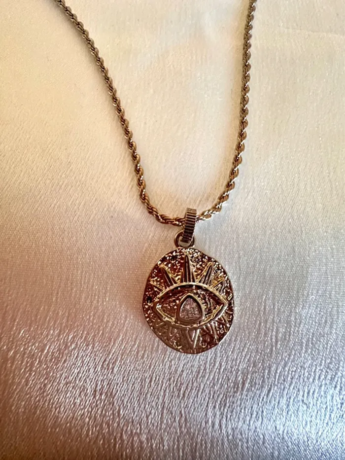 Collier œil mystique doré – médaillon gravé & perle naturelle - photo numéro 6