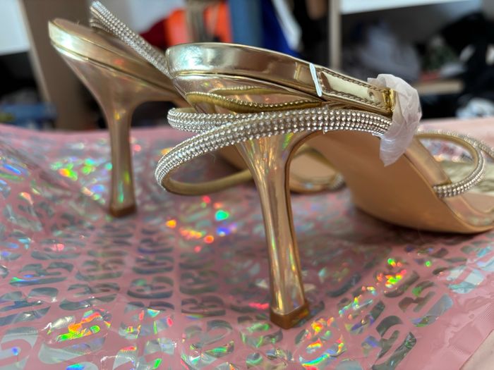Talon dorée à paillettes - photo numéro 3