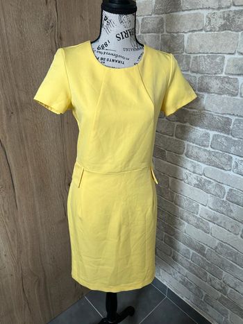 Robe élégante structurée taille S