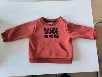 Pull tape à l'oeil hiver 6 mois