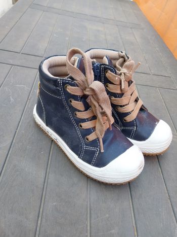 Baskets taille 24 Gemo