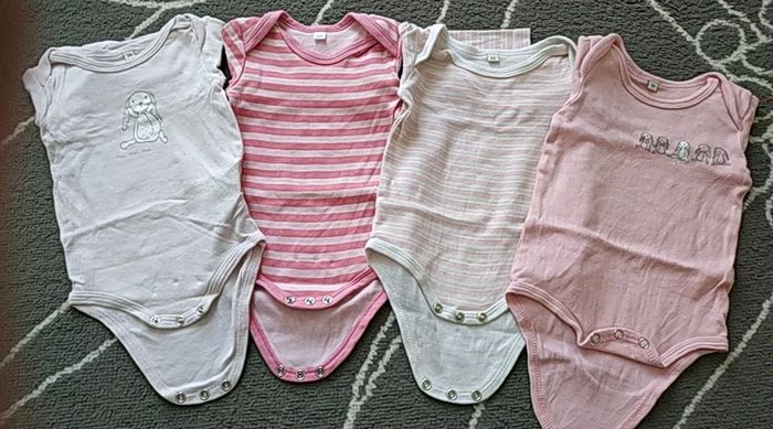 Lot 4 bodies manches longues 6 mois