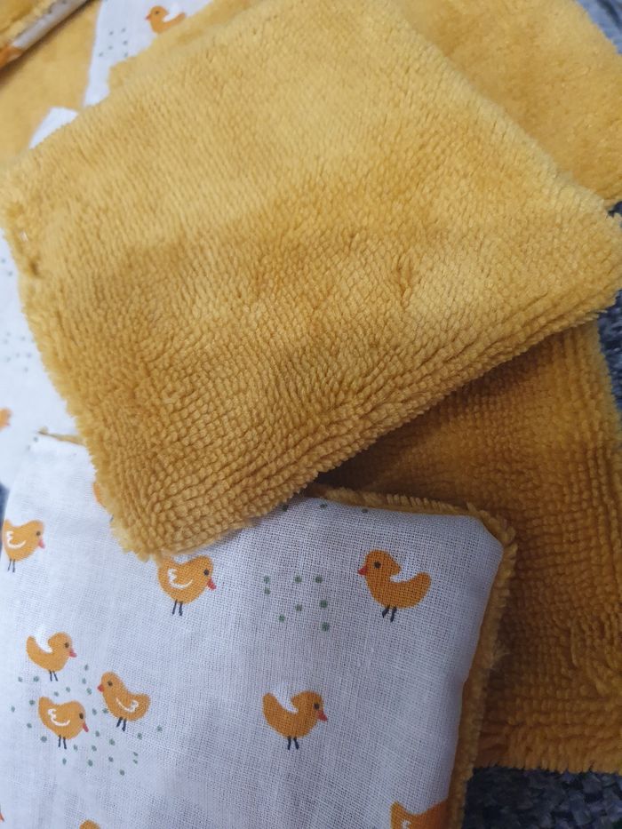 Lot de 10 lingettes bambou moutarde et tissu motif petits poussins - photo numéro 2
