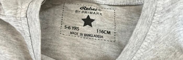 T-shirt manches longues Primark – Taille 5/6 ans - 2€ - photo numéro 3