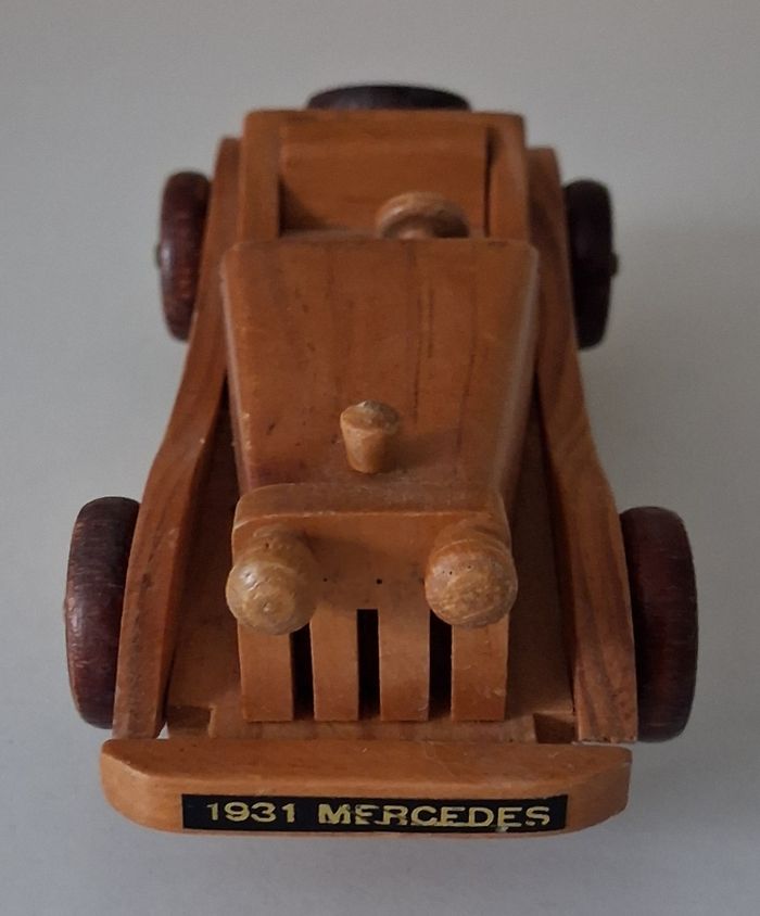 Mercedes en bois vintage de collection - photo numéro 3