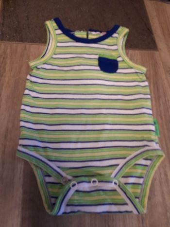Lot 4 body enfant naissance et 1 mois