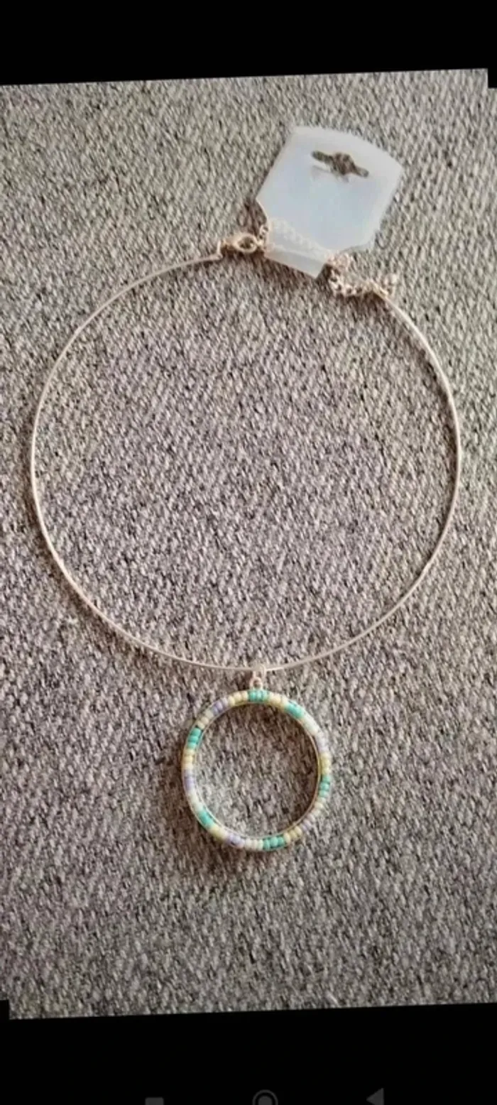 Collier ras  de cou  perles  bleu  argenté - photo numéro 4