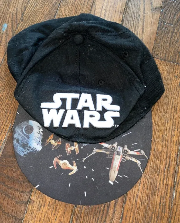 casquette Star Wars 5-6 ans environ bon état