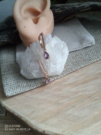 Petites créoles gouttes lila