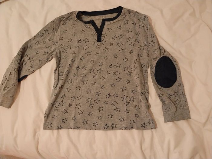 Haut gris et bleu T12A