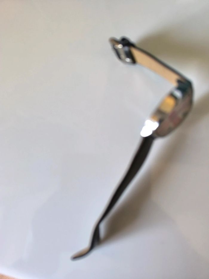 Montre femme
Il faut remettre une pile
Neuve - photo numéro 2