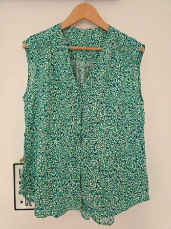 Blouse sans manches t.44