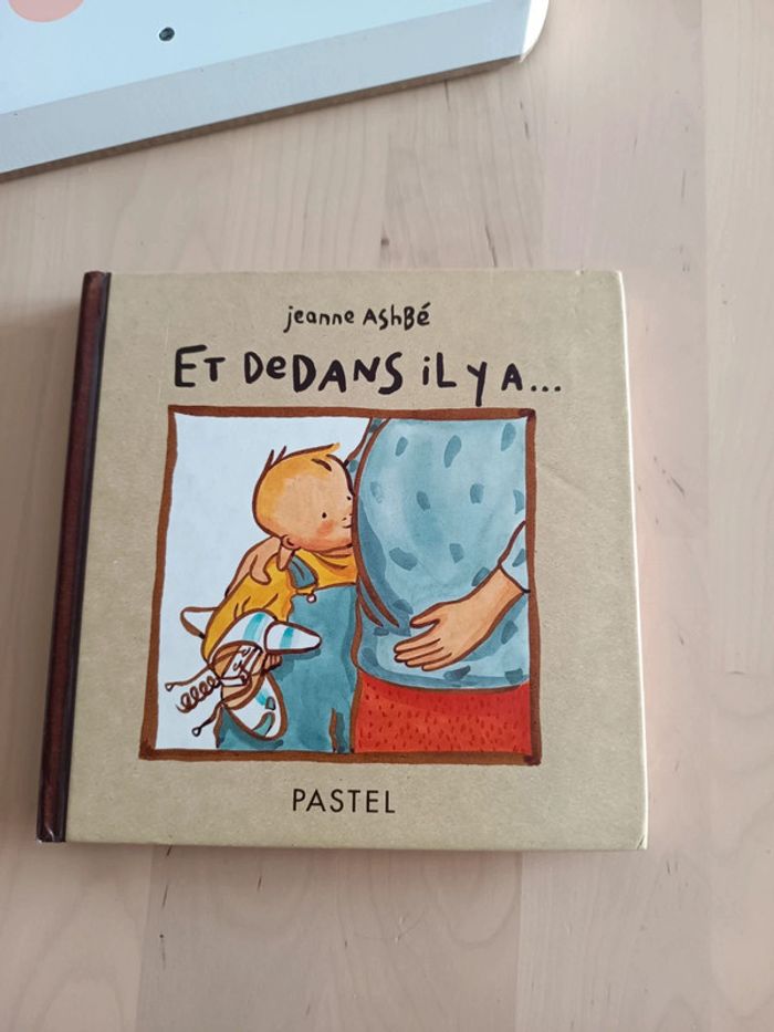 Livre enfant : Et dedans il y a, Jeanne Ashbé - photo numéro 2