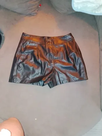 Short simili cuir