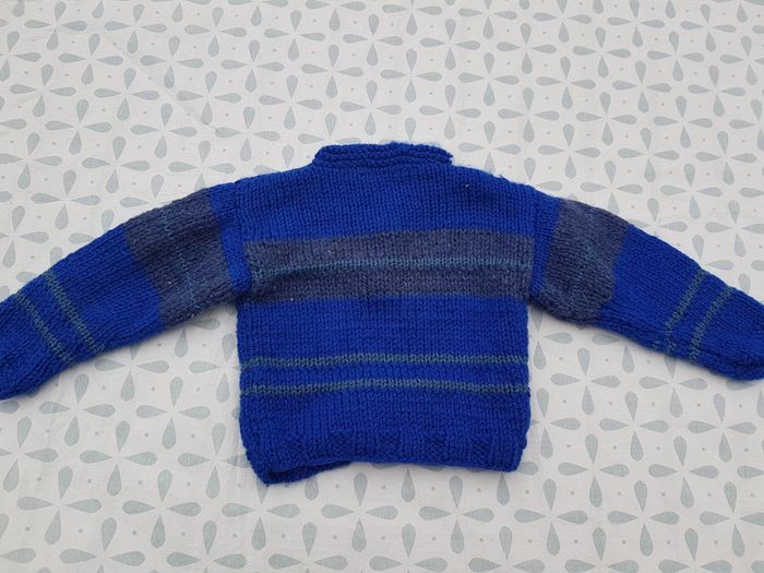 Pull fait main garçon 6 mois - photo numéro 5